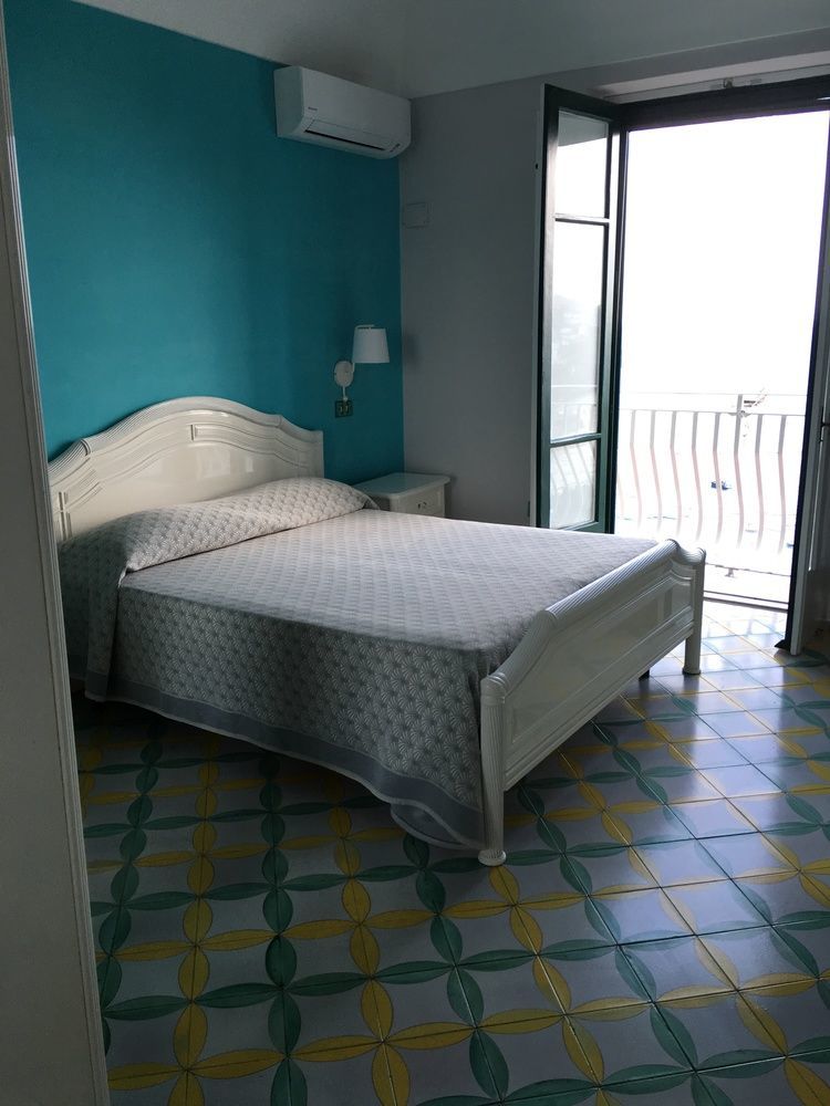 Amalfi Apartments Design Centro Storico Ngoại thất bức ảnh