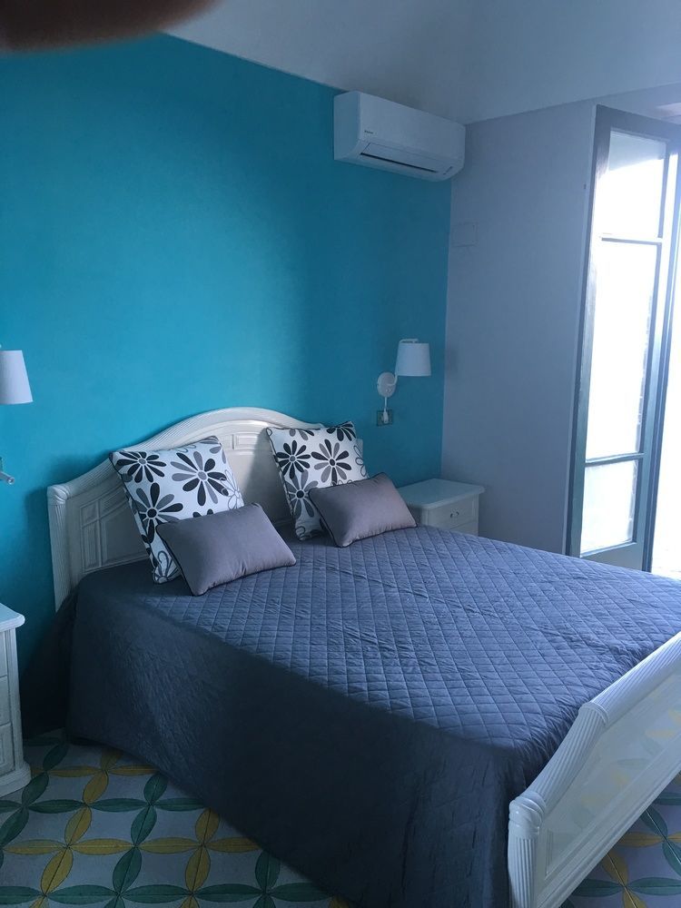 Amalfi Apartments Design Centro Storico Ngoại thất bức ảnh